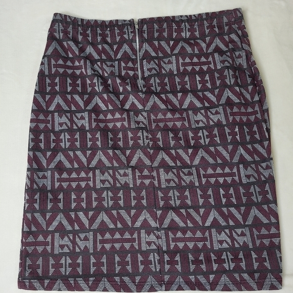 Cute Reitmans Skirt. Size 7. Burgundy & Grey. - Picture 2 of 9